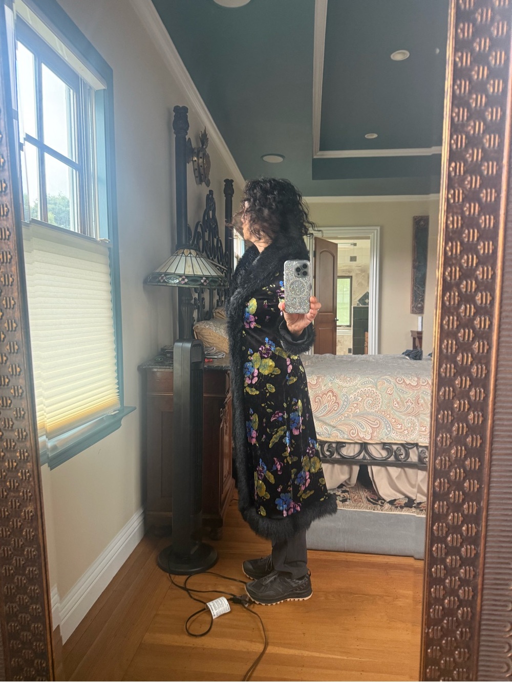 Betsey Johnson Black Floral Trench Coat with Faux Fur Trim - Picture 4 of 6